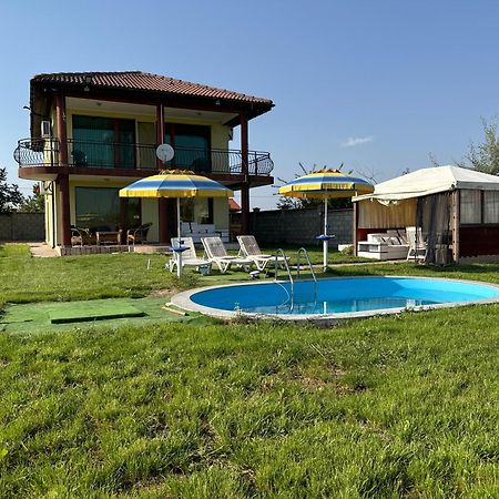 Villa Sunray Topola Eksteriør bilde