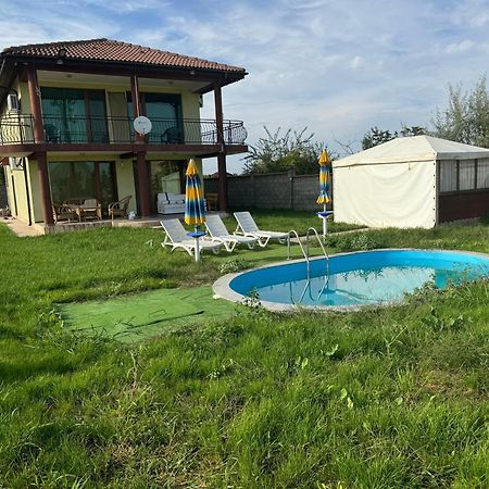 Villa Sunray Topola Eksteriør bilde