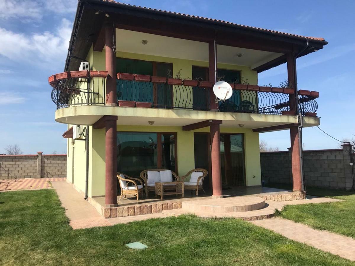 Villa Sunray Topola Eksteriør bilde